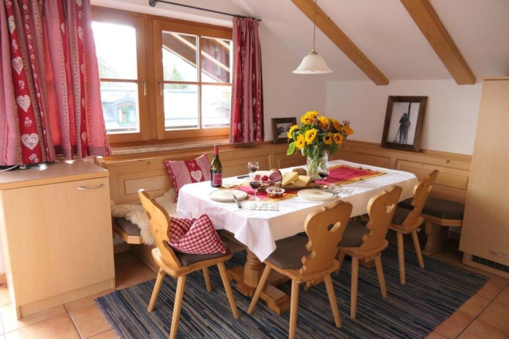 Ski In Out! Gemuetliche Dachgeschosswohnung Konigsleiten Exteriér fotografie
